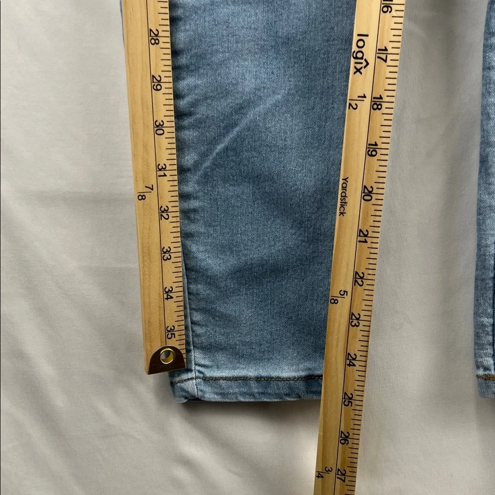 Forever 21 - Women’s Stretch Jeans (Jeggings) - Size Medium
